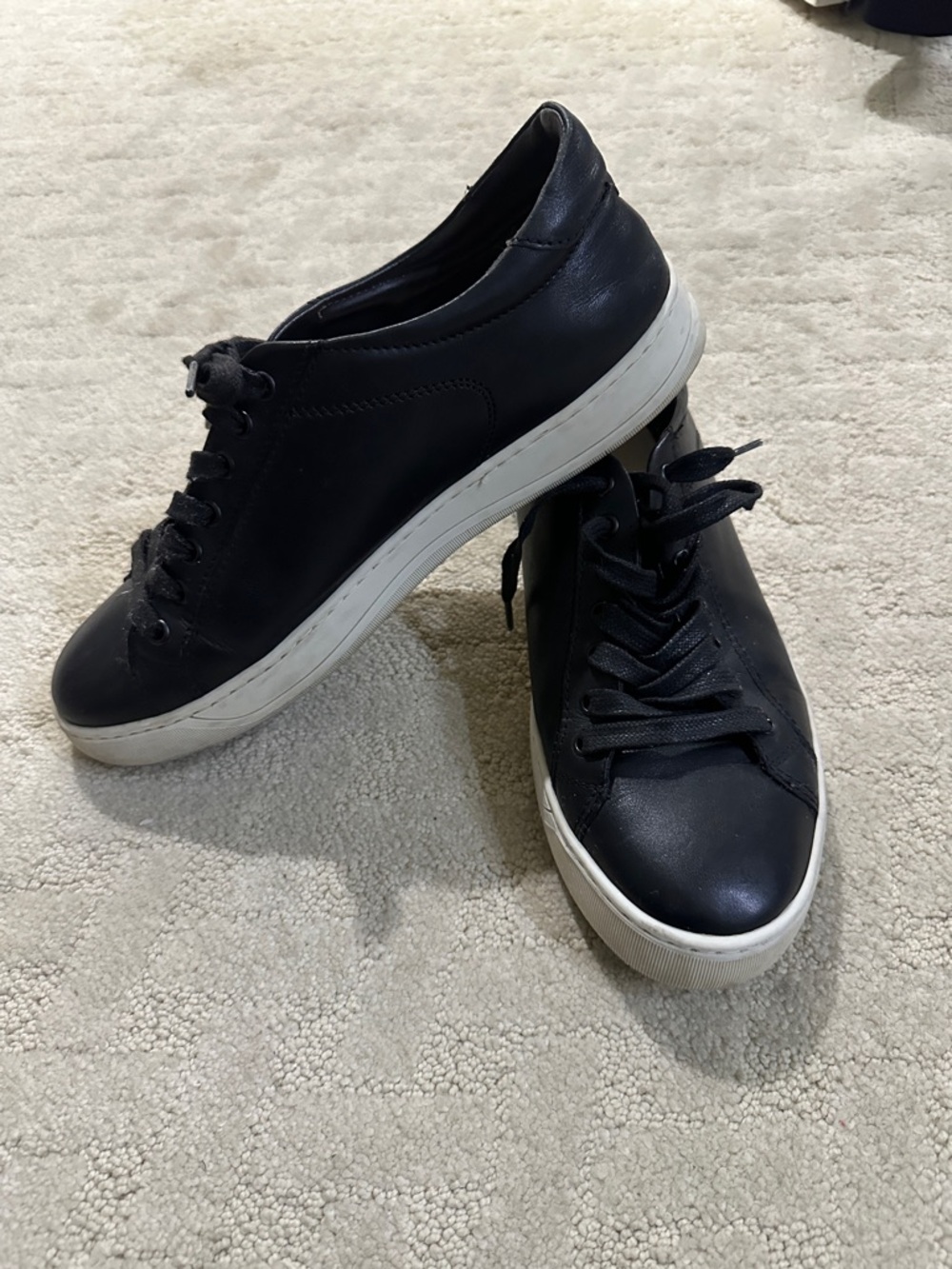 Bruno Magli men’s Classic Black Leather Low-Top Sneakers size 10.5